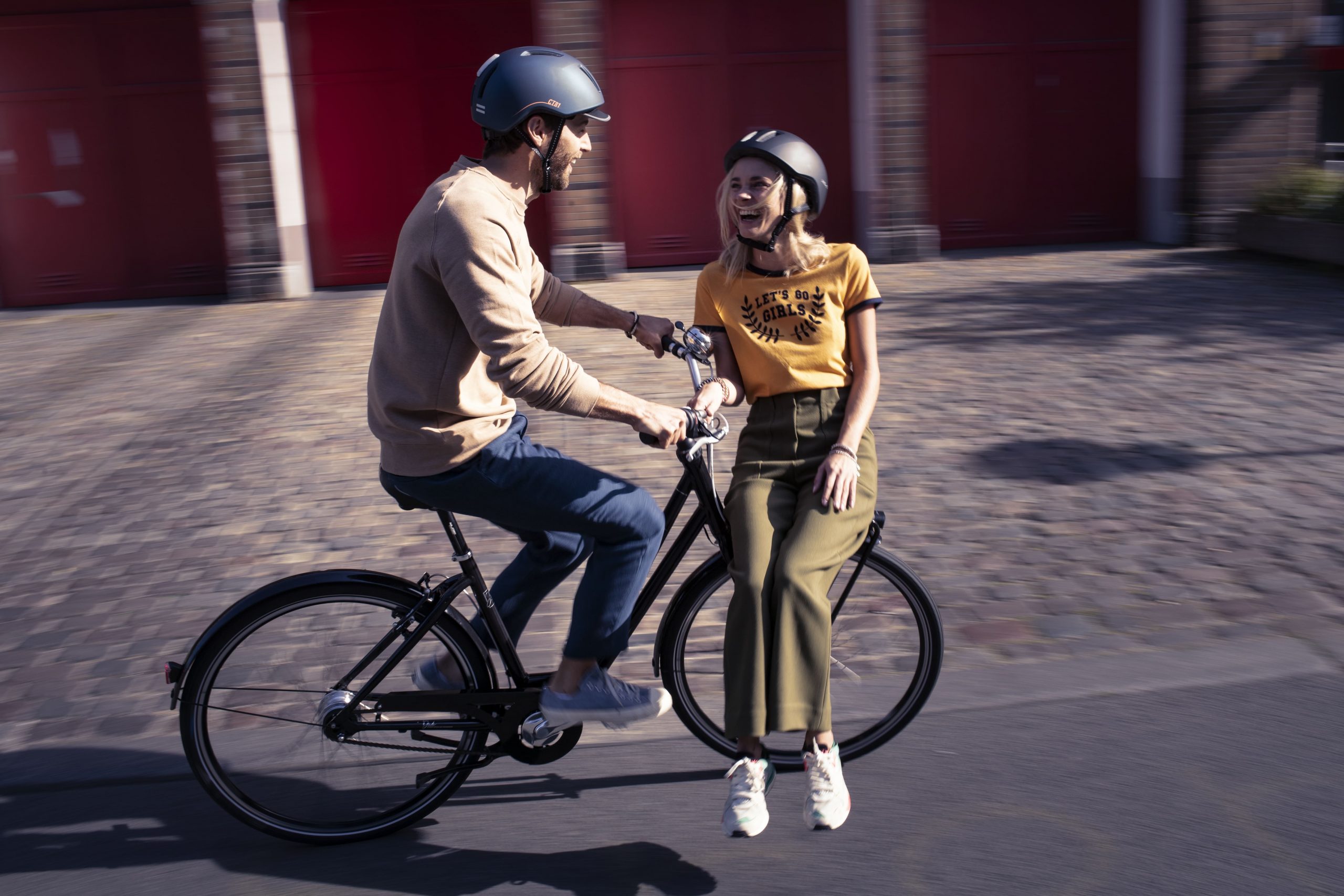 kask rowerowy dla rowerzystów miejskich