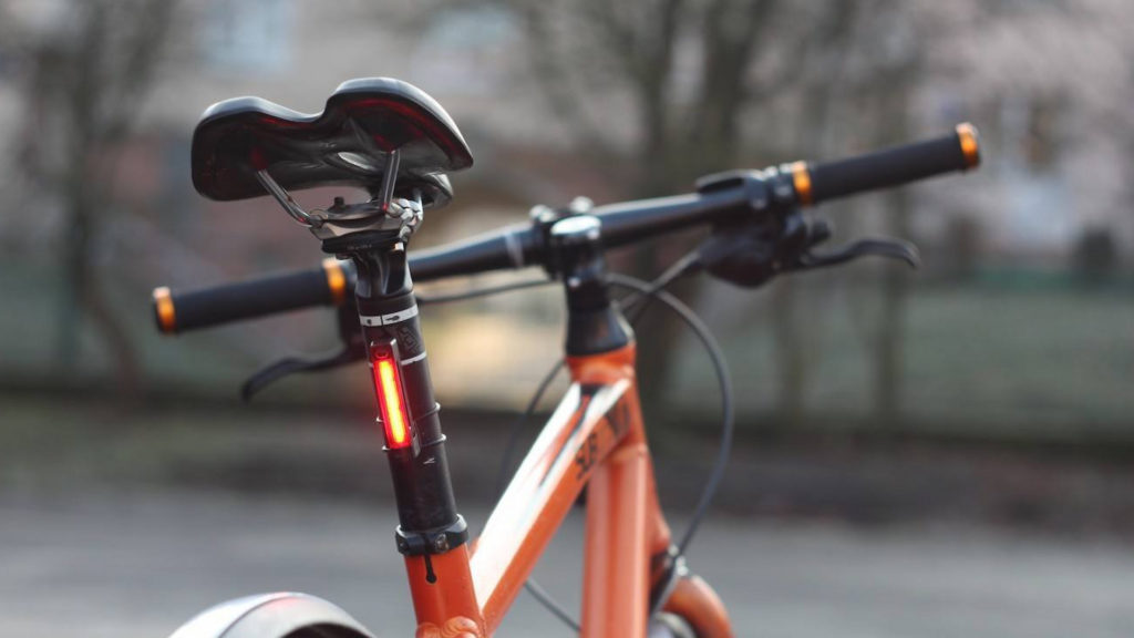 Oświetlenie rowerowe przyczepiane do sztycy