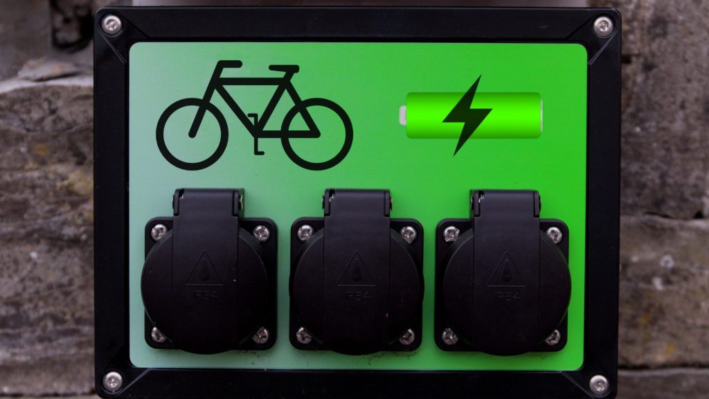 Czy można samemu zainstalować silnik do roweru i przerobić go na elektryczny? 2 ładowarka do rowerów elektrycznych